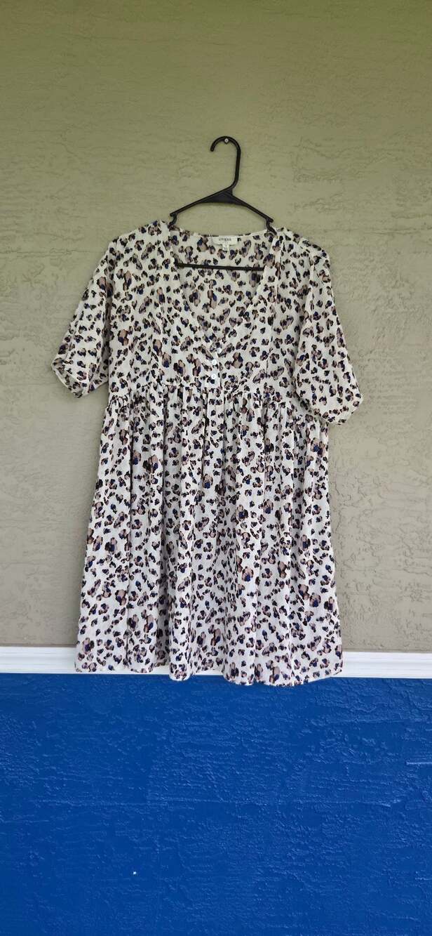 umgee Leopard Print Midi Dress Size S White Blue Floral Short Sleeve V-Neck